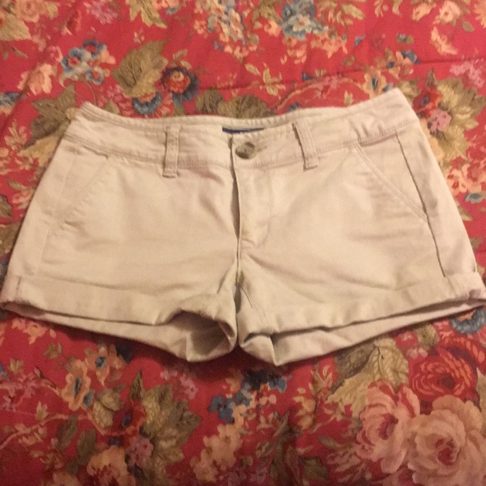American Eagle khaki short